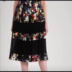 LAST PRICE ⬇️Banana republic floral midi skirt